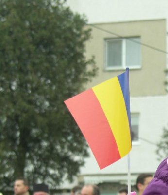 Partidul Conservator a împărţit steaguri tricolore